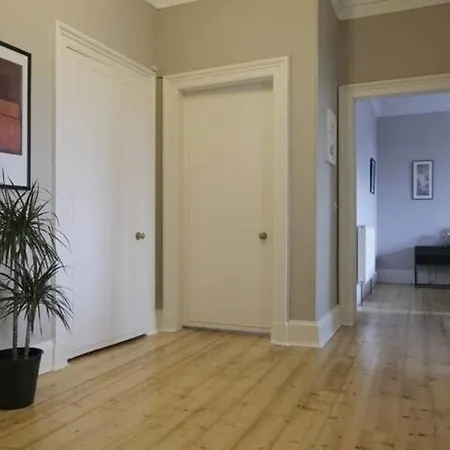 Contemporary Georgian 2bd Flat In Trendy Leith Apartment *