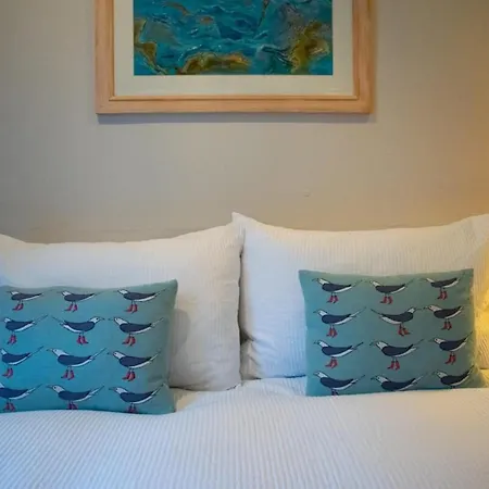 Homely And Traditional New Town Property-2 Bedroom Apartment