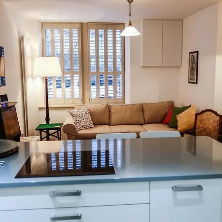 Quiet Ground Floor Mews Flat And Parking Apartamento