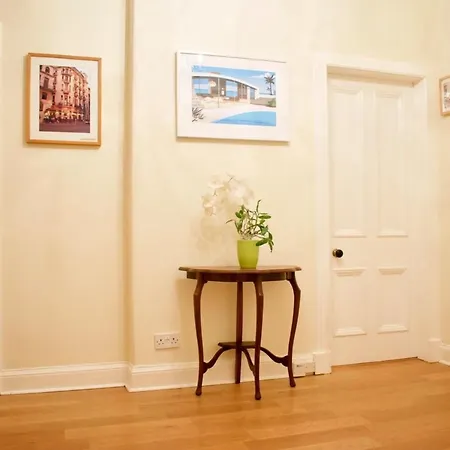 شقة Traditional 2bd Flat Views Of Portobello Beach *