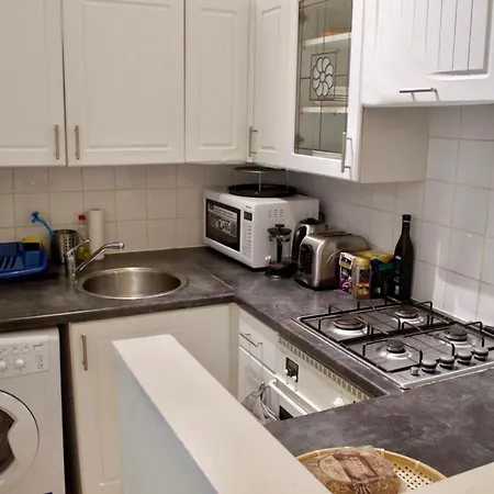 Central & Cosy 2 Bed Near Pleasance * Edinburgh