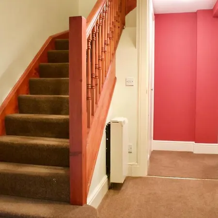 Gorgeous Abbeyhill Apartment