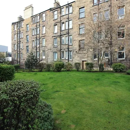Classic Flat Close To City Centre! Sale!