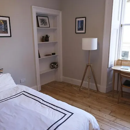 Contemporary Georgian 2bd Flat In Trendy Leith * Edinburgh
