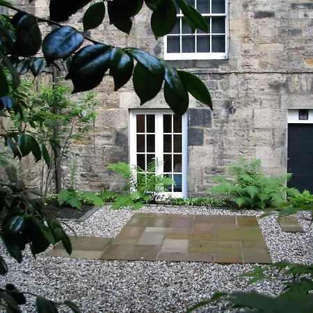 Apartment Beautiful New Town Studio With Patio *