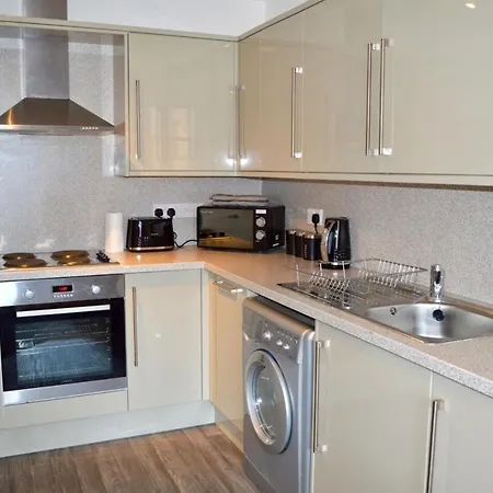 Apartment Spacious 3 Bedroom Flat In The Centre