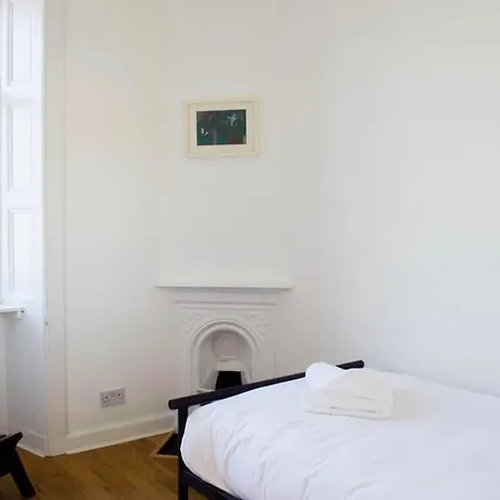 公寓 Stylish Four Bedroom Stockbridge Home! Sleeps 7