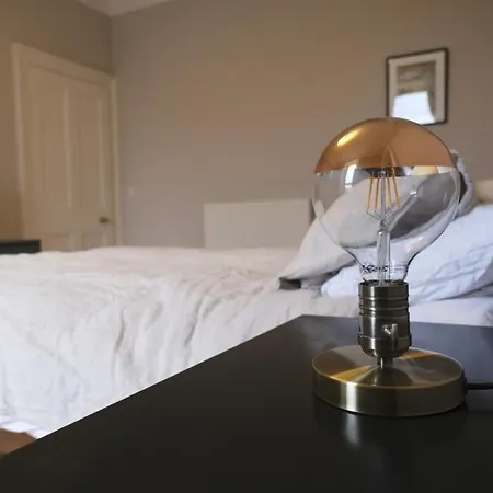 Contemporary Georgian 2bd Flat In Trendy Leith * Edinburgh