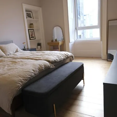 Apartment Contemporary Georgian 2bd Flat In Trendy Leith *