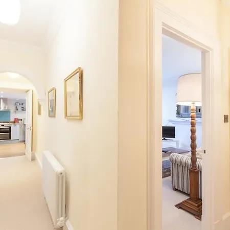 Gorgeous Georgian Apartment Apartment