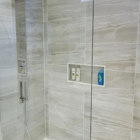 Quiet Ground Floor Mews Flat And Parking *