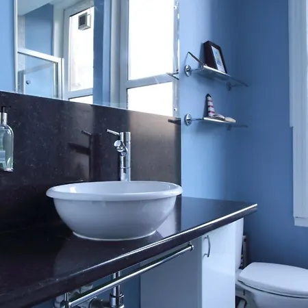 And Spacious 2 Bedroom Flat With Garden Appartement