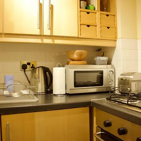Beautiful New Town Studio With Patio Edinburgh