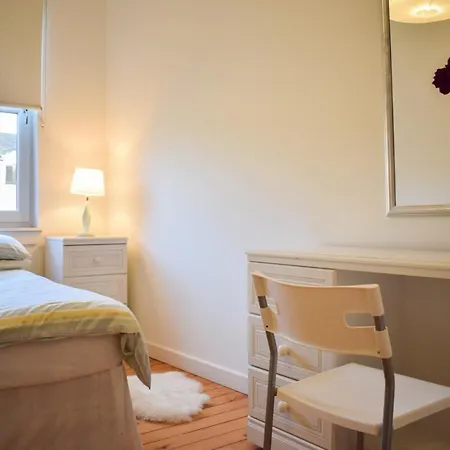Stylish And Spacious 3-Bedroom Home In Edinburgh Apartment Edinburgh