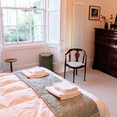דירה Gorgeous Georgian Apartment