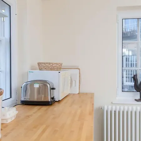 Gorgeous Georgian Apartment *