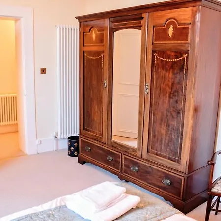 דירה Gorgeous Georgian Apartment