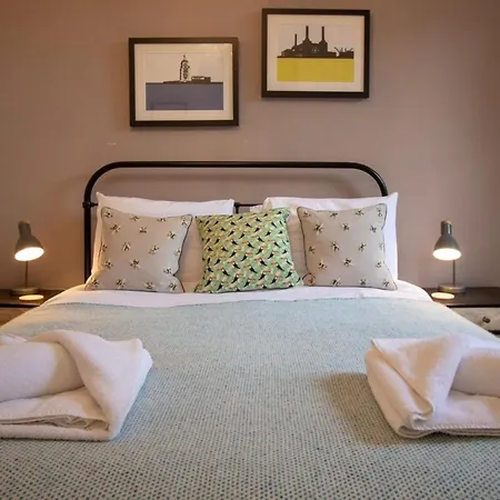 Beautifully Modernised New Town Daire Edinburgh