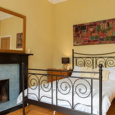 דירה Amazing 4 Bedroom Just Off The Meadows