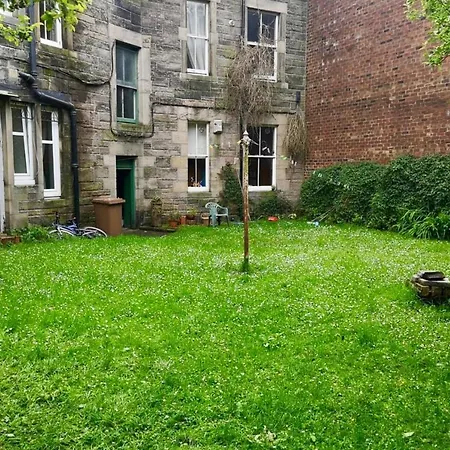 Bright 2 Bedroom Edinburgh