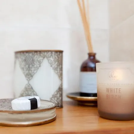 Apartment Holyrood - Luxury With Parking *