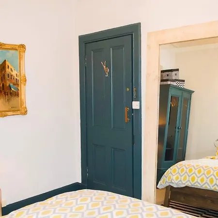Calm & Cosy In The Heart Of The Old Town!