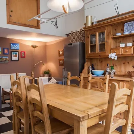Amazing 4 Bedroom Just Off The Meadows * אדינבורו