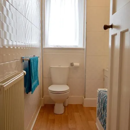 Apartamento Comfortable 2 Bed In Blackford Edimburgo