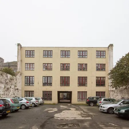 2 Bedroom By Leith's Shore * Edimburgo