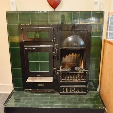 Lovely And Central Two Bedroom Flat * Édimbourg