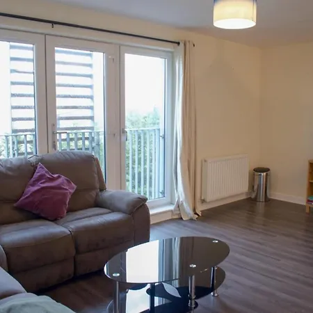 Large And Modern 2 Bed 2 Bath Apartament *