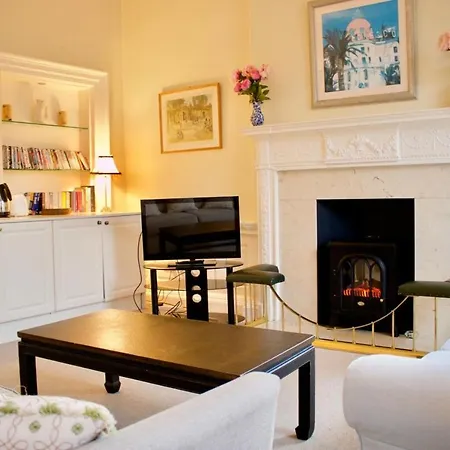 Period On Castle Street Apartment
