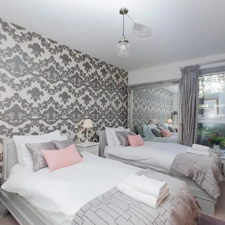 Appartement Holyrood - Luxury With Parking *