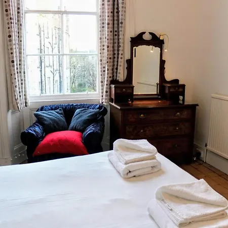 Traditional Oer The Meadows אדינבורו