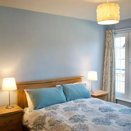 Beautiful 2 Bedroom 2 Bathroom Apt Διαμέρισμα