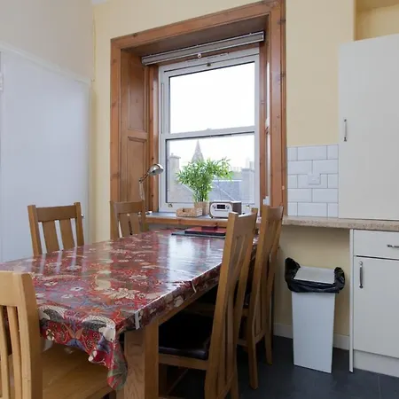 Apartment Elegant Traditional Centre Flat