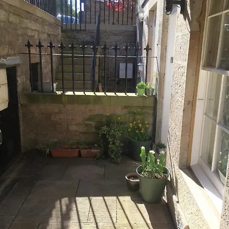 With Private Entrance & Patio Apartamento
