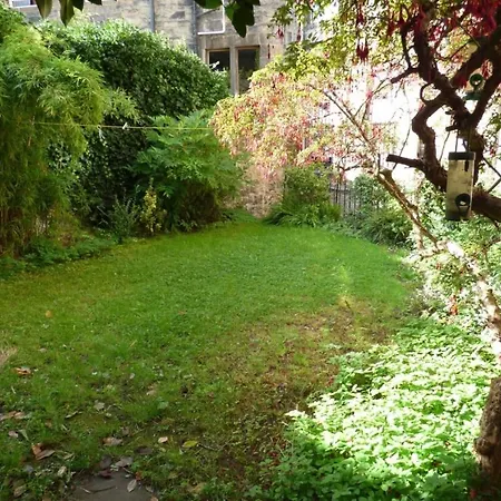 Stylish Georgian Flat In New Town *