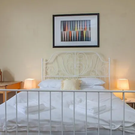 Amazing 4 Bedroom Just Off The Meadows דירה אדינבורו