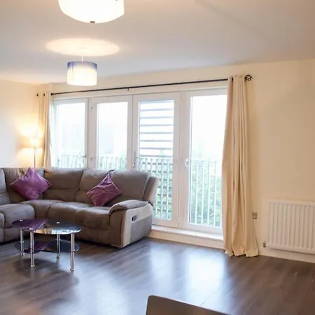 Apartment Large And Modern 2 Bed 2 Bath