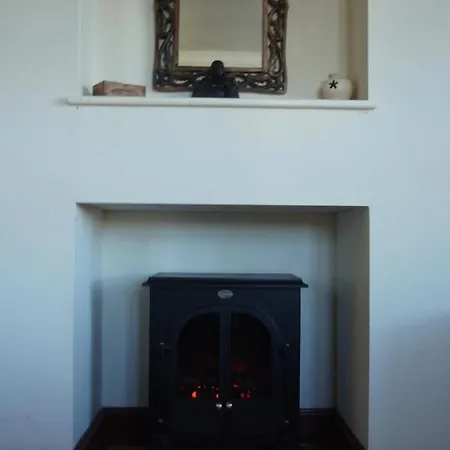 2 Bedroom By Leith's Shore