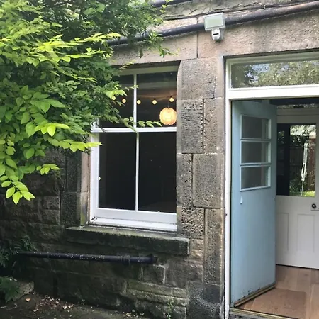 Contemporary Georgian Flat With Private Garden Edinburgh