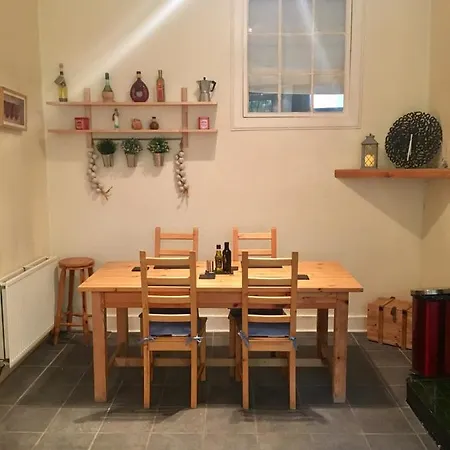 Lovely And Central Two Bedroom Flat Εδιμβούργο