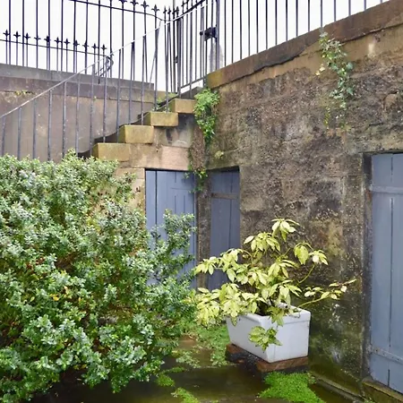 Stunning 3 Bedroom City Centre Apartament Edynburg