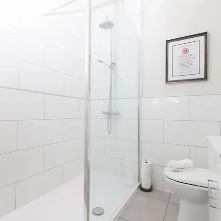 Appartement Traditional Luxury Sleeps 10 Guests