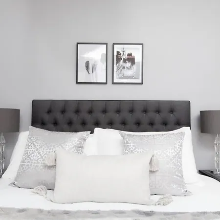 Apartment Stylish Royal Mile With Parking! Edinburgh