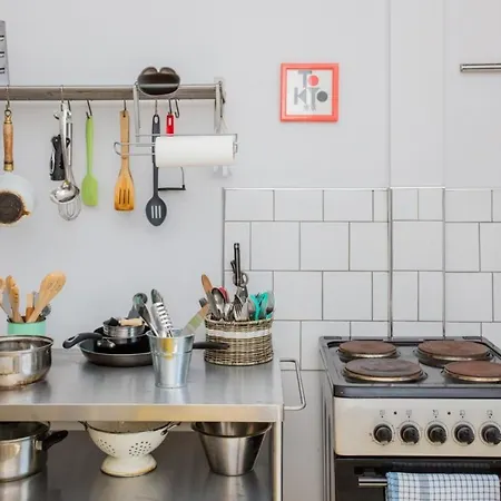 Cosy & Quirky Central Edinburgh Flat