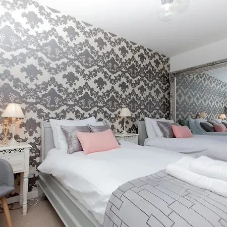 Appartement Holyrood - Luxury With Parking