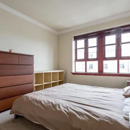 2 Bedroom By Leith's Shore Apartment Edinburgh