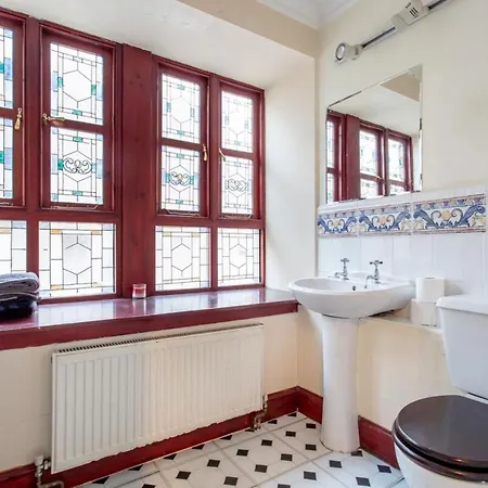 2 Bedroom By Leith's Shore Apartamento *